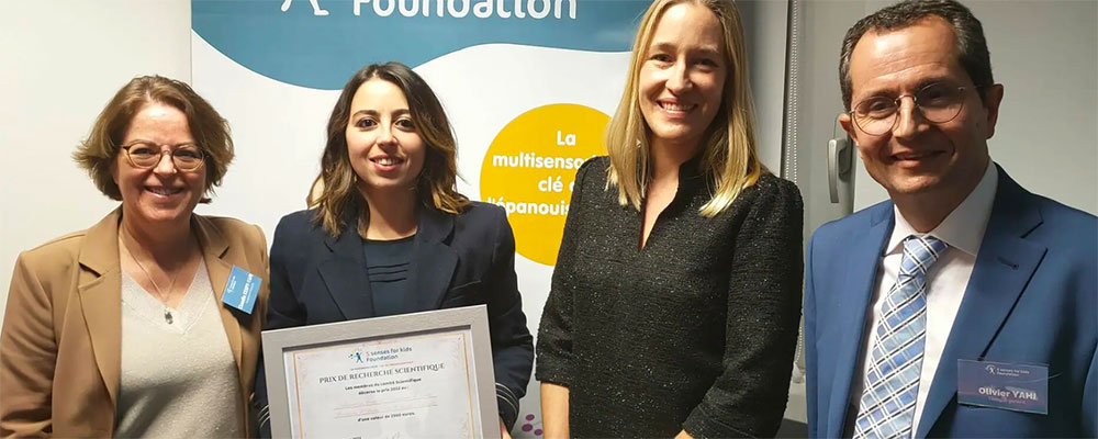 You are currently viewing Victoria Dumont et Nadège Roche-Labarbe remportent le Prix scientifique de la 5 senses for kids Foundation